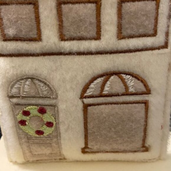 Wonder Shop "Tan" Holiday House - Picture 2 of 6